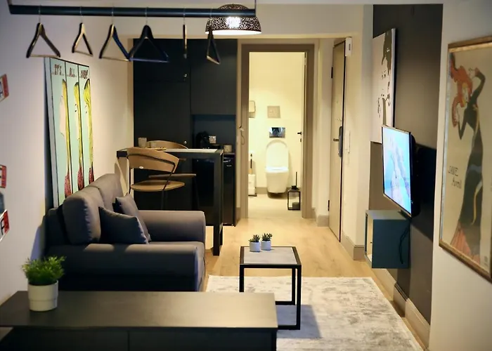 Urban Living 4 * 테살로니키